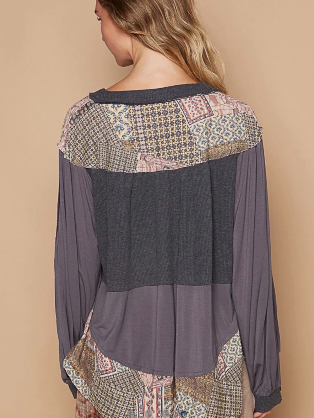 POL Mixed Print Patchwork Balloon Sleeve Charcoal Henley Pullover Top - Picture 4 of 9